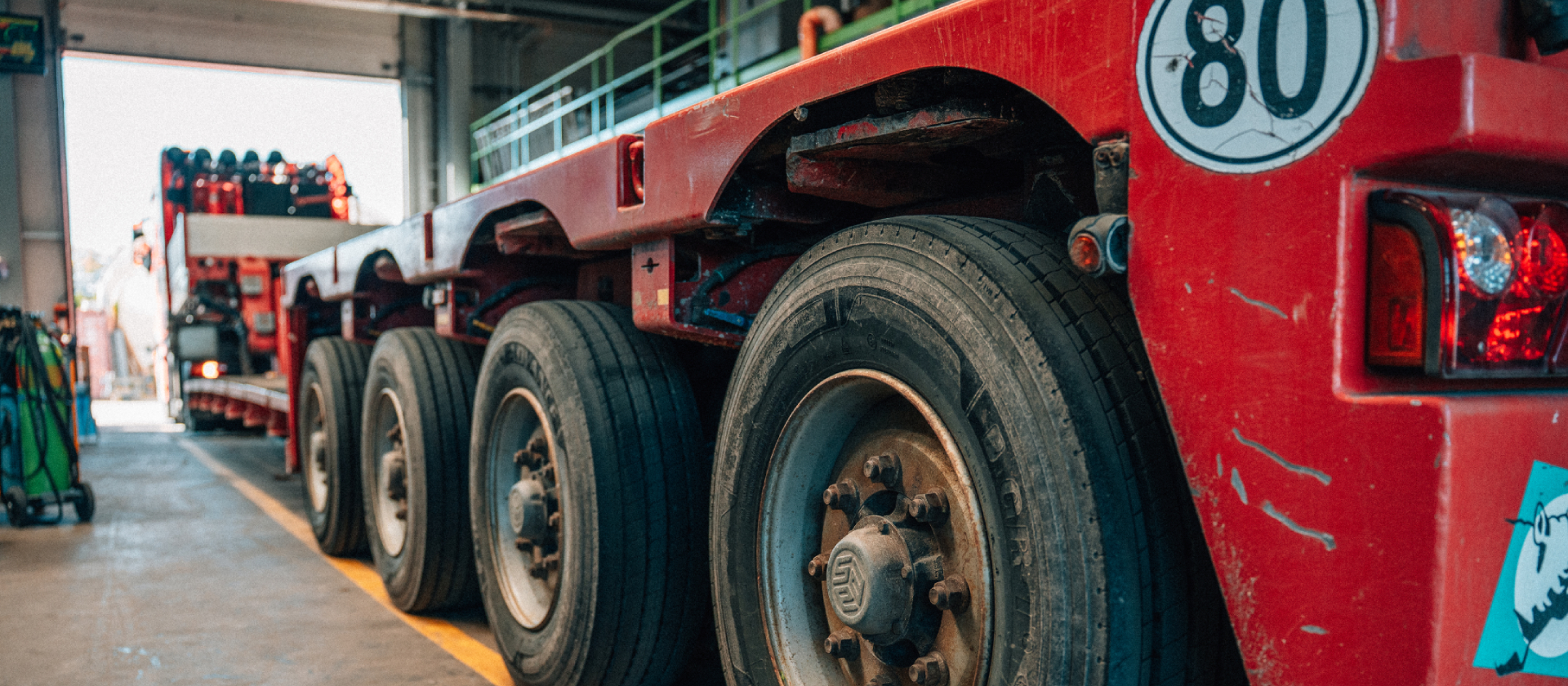 Klumpp Service GmbH - Schwertransporter in der Werkstatt